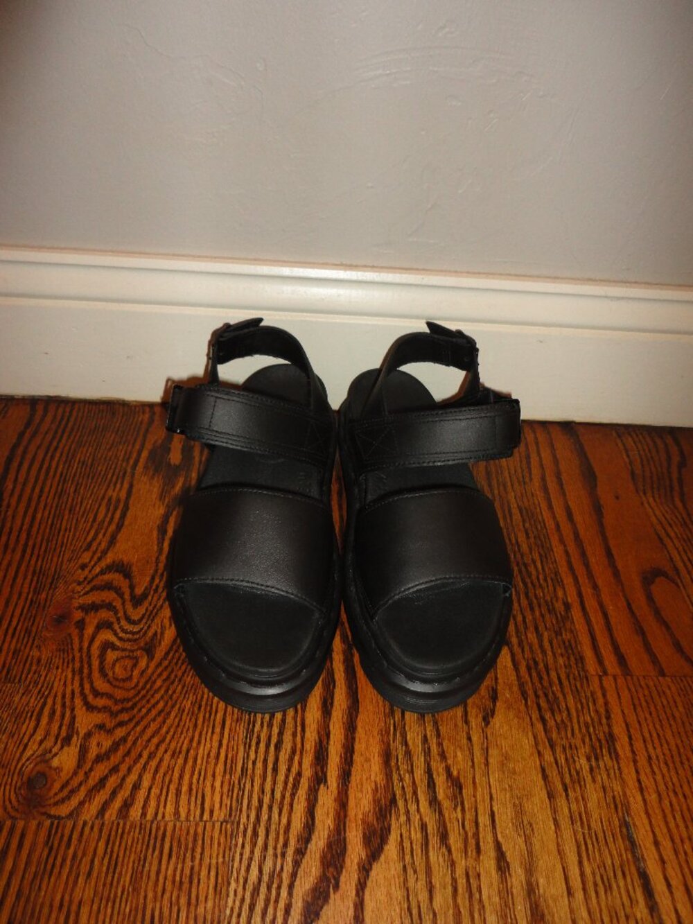 DR MARTENS Women's Black "Voss" Leather Gladiator Sandals Size 7